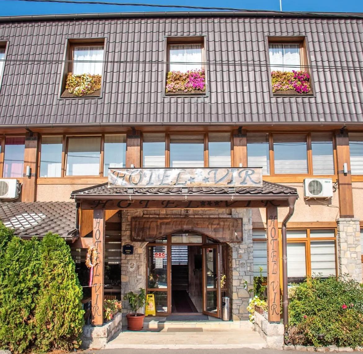 Hotel "Vir" Velika Plana Zewnętrze zdjęcie